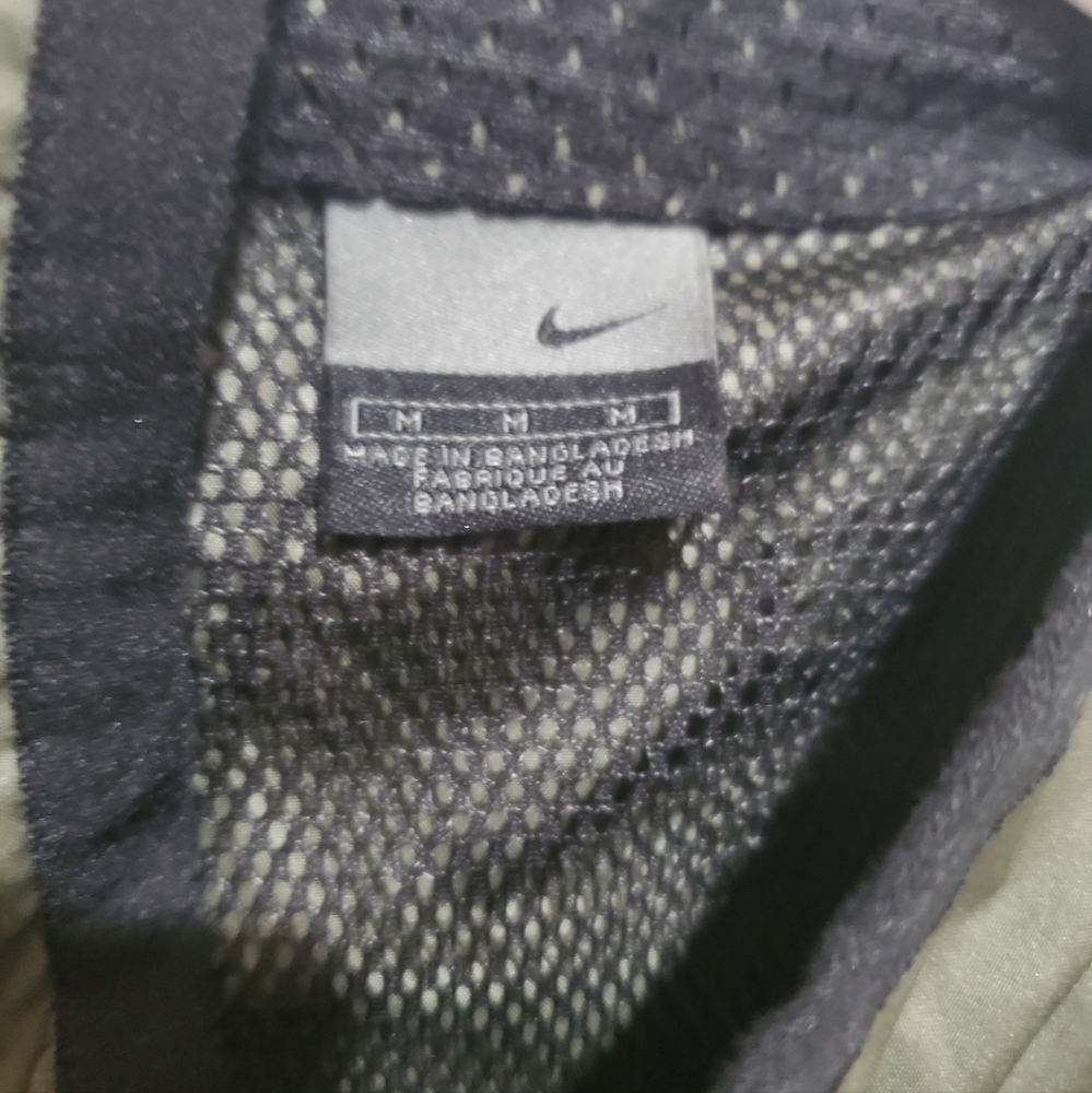 NIKE MEN'S WINDBREAKER JACKET OLIVE GREEN SIZE M - Picture 4 of 9